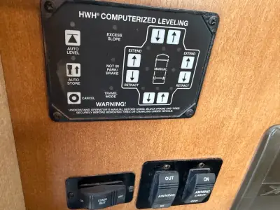 2015 Winnebago 30J photo 36