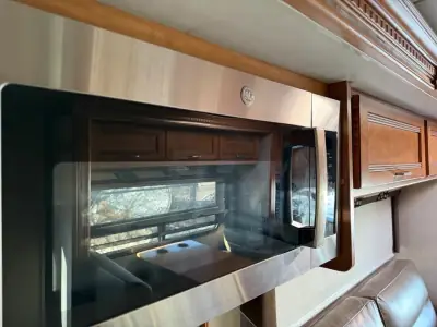 2015 Winnebago 30J photo 12