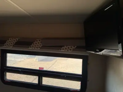 2015 Winnebago 30J photo 19