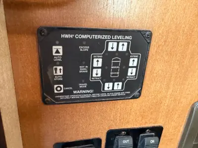 2015 Winnebago 30J photo 35