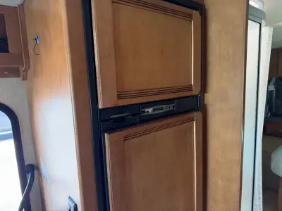2015 Winnebago 30J photo 26