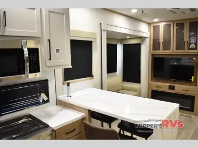 2026 Forest River Sandpiper 3800RK photo 43