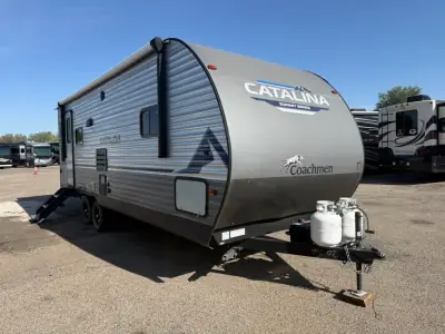 2023 Coachmen CATALINA SUMMIT SERIES 231MKS photo 2
