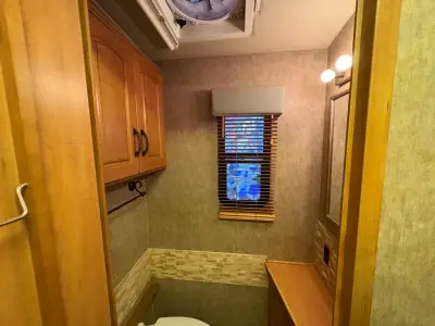 2006 Itasca ELLIPSE 40FD photo 27