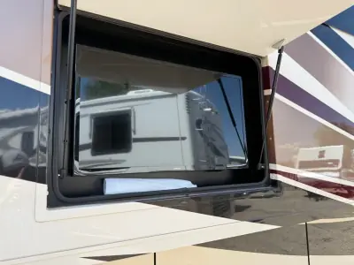 2016 Coachmen CROSS COUNTRY 404RB photo 31