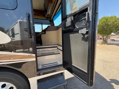 2016 Coachmen CROSS COUNTRY 404RB photo 36