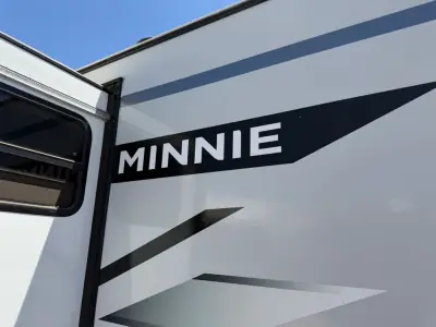 2023 Winnebago MINNIE 2500FL photo 8