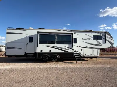 2021 Grand Design SOLITUDE S-CLASS 3704BH photo 3