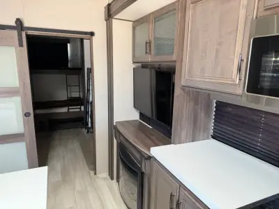 2021 Grand Design SOLITUDE S-CLASS 3704BH photo 7