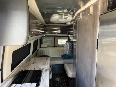 2017 Airstream INTERSTATE 24 GRAND TOUR EXT photo 12