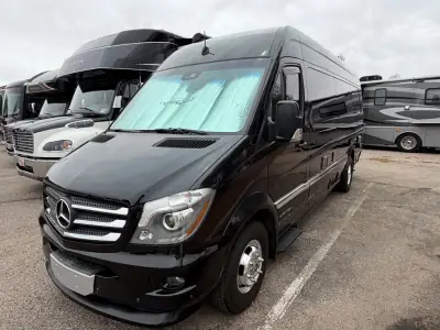 2017 Airstream INTERSTATE 24 GRAND TOUR EXT photo 2