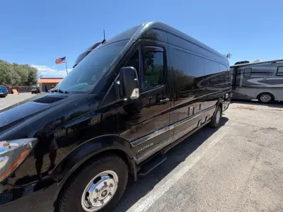2017 Airstream INTERSTATE 24 GRAND TOUR EXT photo 7