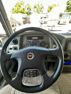 2009 Winnebago Itasca LATTITUDE 39W photo 33