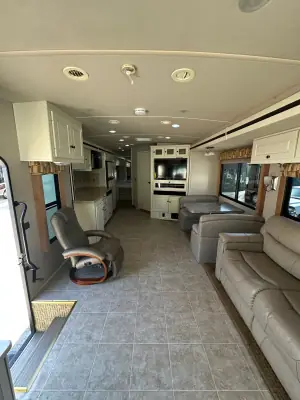 2009 Winnebago Itasca LATTITUDE 39W photo 19