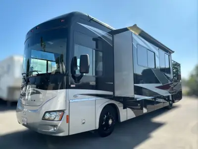 2009 Winnebago Itasca LATTITUDE 39W photo 2