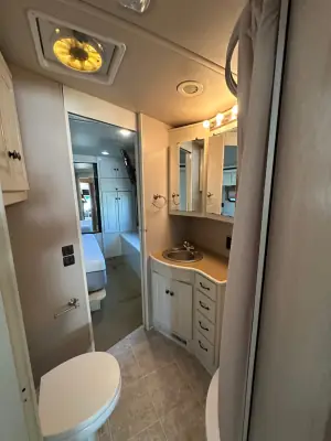 2009 Winnebago Itasca LATTITUDE 39W photo 25