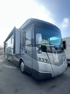 2013 Winnebago Itasca MERIDIAN 36M