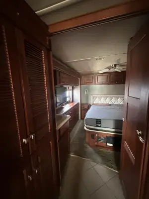 2013 Winnebago Itasca MERIDIAN 36M photo 16