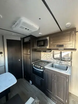 2021 Pacific Coachworks SURFSIDE MINI 16RB photo 10