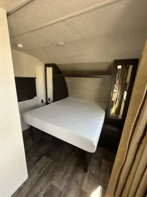2018 Forest River SALEM CRUISE LITE 202RDXL photo 10