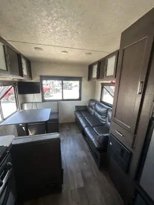 2018 Forest River SALEM CRUISE LITE 202RDXL photo 13