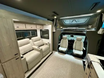 2026 Grand Design Lineage Series M 25FW photo 13