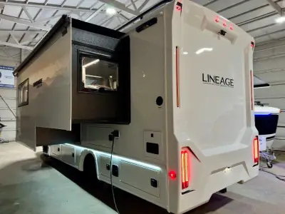 2026 Grand Design Lineage Series M 25FW photo 44