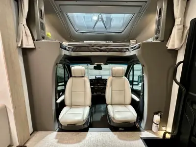 2026 Grand Design Lineage Series M 25FW photo 12