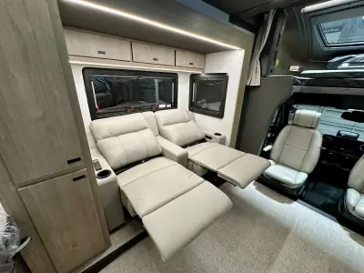 2026 Grand Design Lineage Series M 25FW photo 15