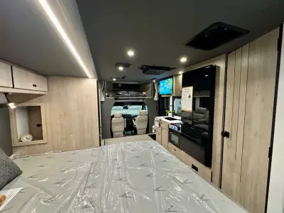 2026 Grand Design Lineage Series M 25FW photo 4