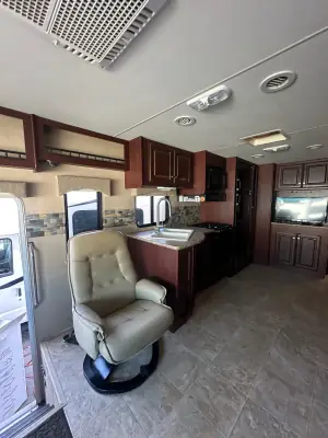 2011 Damon Daybreak 36SD photo 20