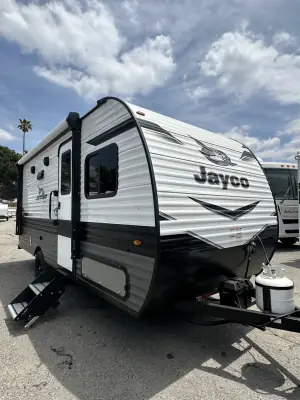 2024 Jayco JAY FLIGHT SLX 174BHW photo 2