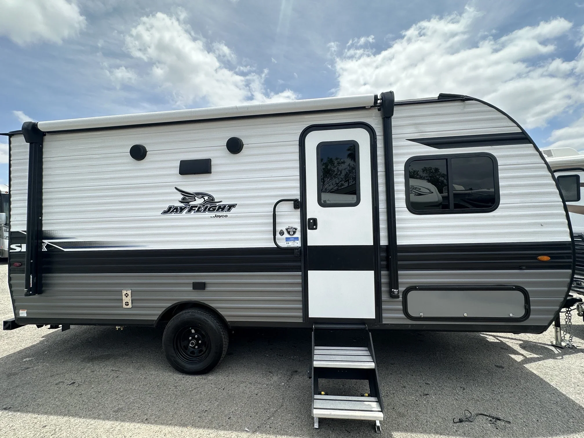 2024 Jayco JAY FLIGHT SLX 174BHW exterior