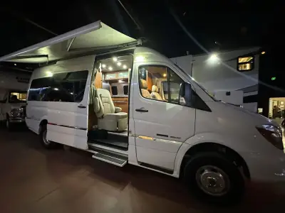 2017 MERCEDES-BENZ SPRINTER photo 2