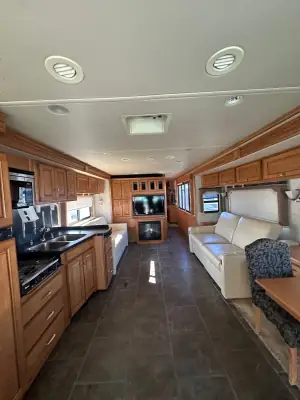 2010 Winnebago Journey 40L photo 35