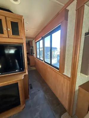 2010 Winnebago Journey 40L photo 40