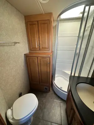 2010 Winnebago Journey 40L photo 20