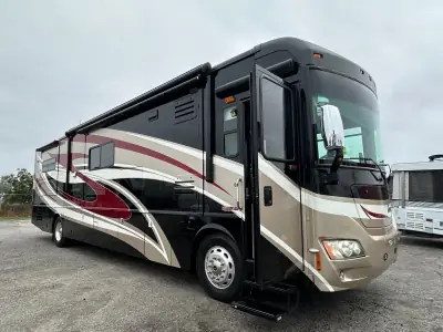 2010 Winnebago Journey 40L photo 2