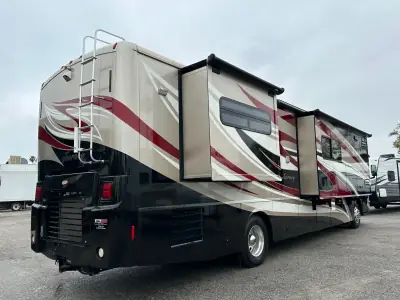 2010 Winnebago Journey 40L photo 13