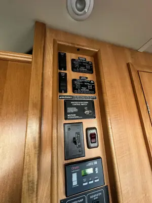 2010 Winnebago Journey 40L photo 41