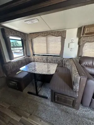2017 Keystone Cougar 284RDBWE photo 17