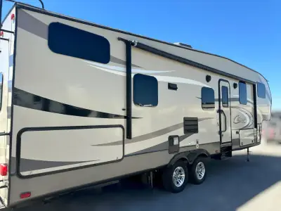 2017 Keystone Cougar 284RDBWE photo 7