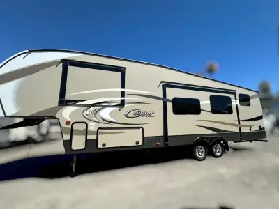 2017 Keystone Cougar 284RDBWE photo 3