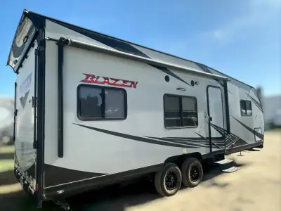 2021 Genesis Supreme BLAZE'N 2414LE photo 3