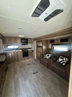 2019 Forest River ROCKWOOD ULTRA LITE 2707 WS photo 4