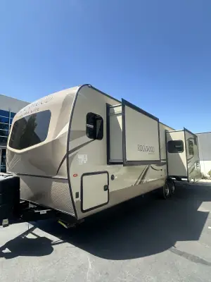 2019 Forest River ROCKWOOD ULTRA LITE 2707 WS photo 2