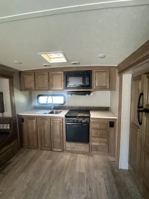 2019 Forest River ROCKWOOD ULTRA LITE 2707 WS photo 6