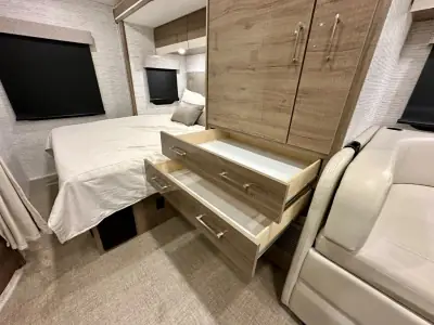 2025 Entegra Coach Qwest 24L photo 22