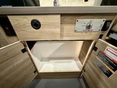 2023 Winnebago Solis 59P photo 9