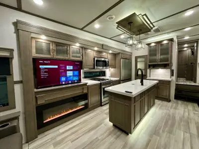 2024 Grand Design Solitude 310GK photo 4